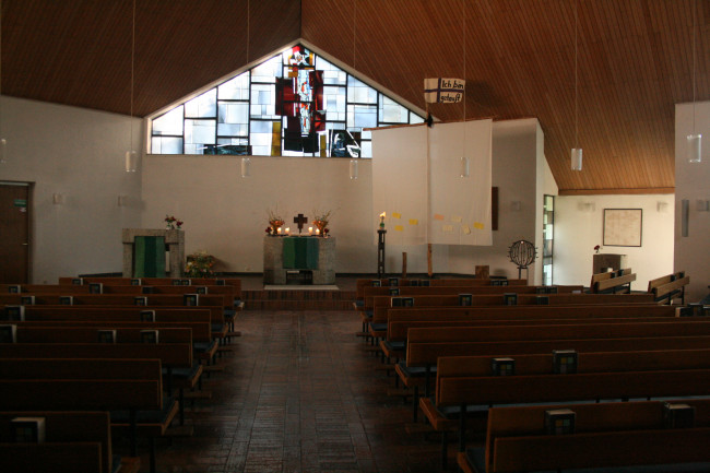 Auferstehungskirche innen